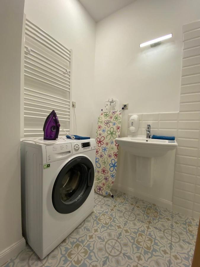 2 Bedroom 107 M2 Loft With Balcony Budapest Esterno foto