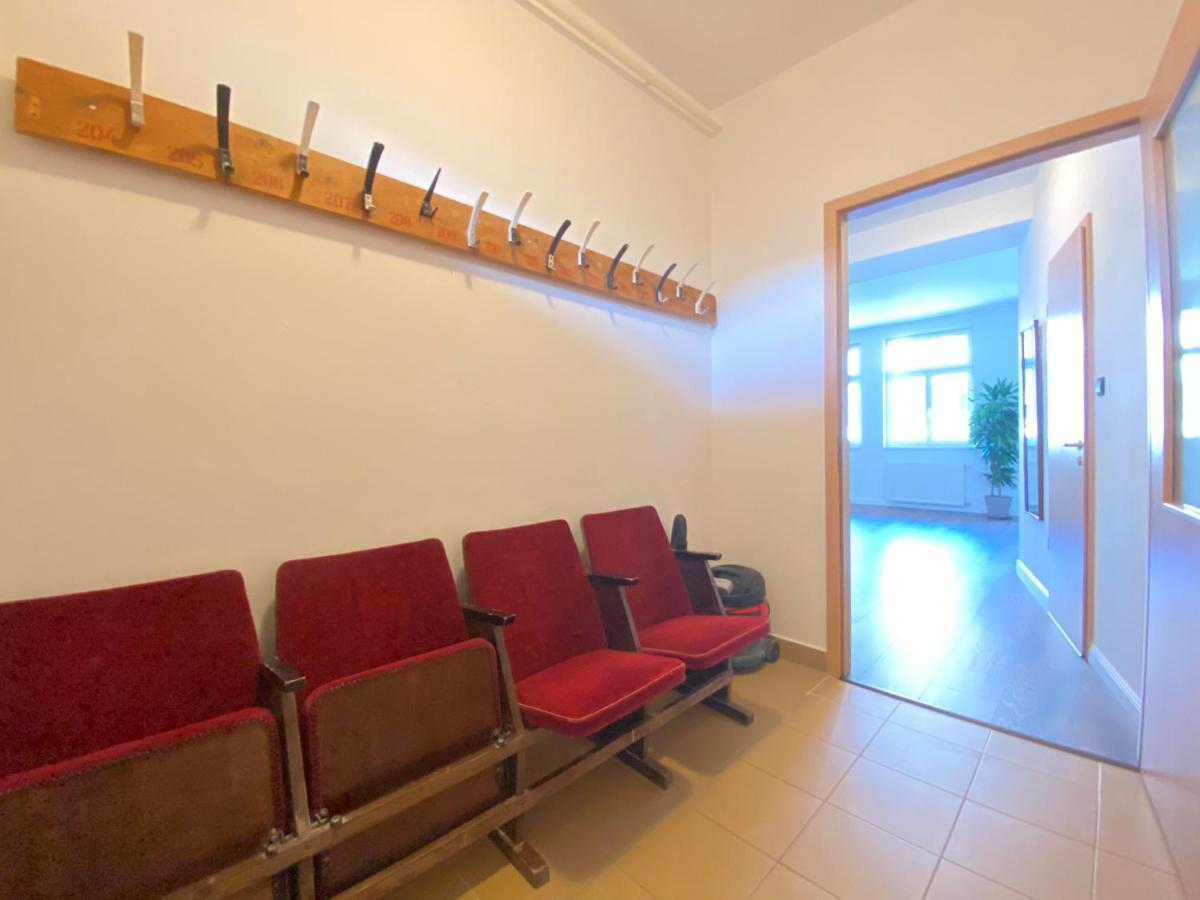 2 Bedroom 107 M2 Loft With Balcony Budapest Esterno foto