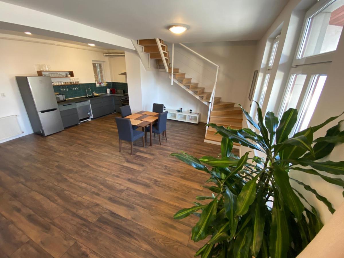 2 Bedroom 107 M2 Loft With Balcony Budapest Esterno foto