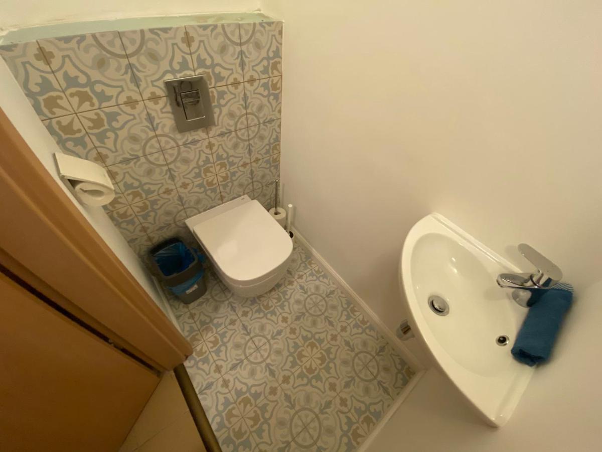2 Bedroom 107 M2 Loft With Balcony Budapest Esterno foto