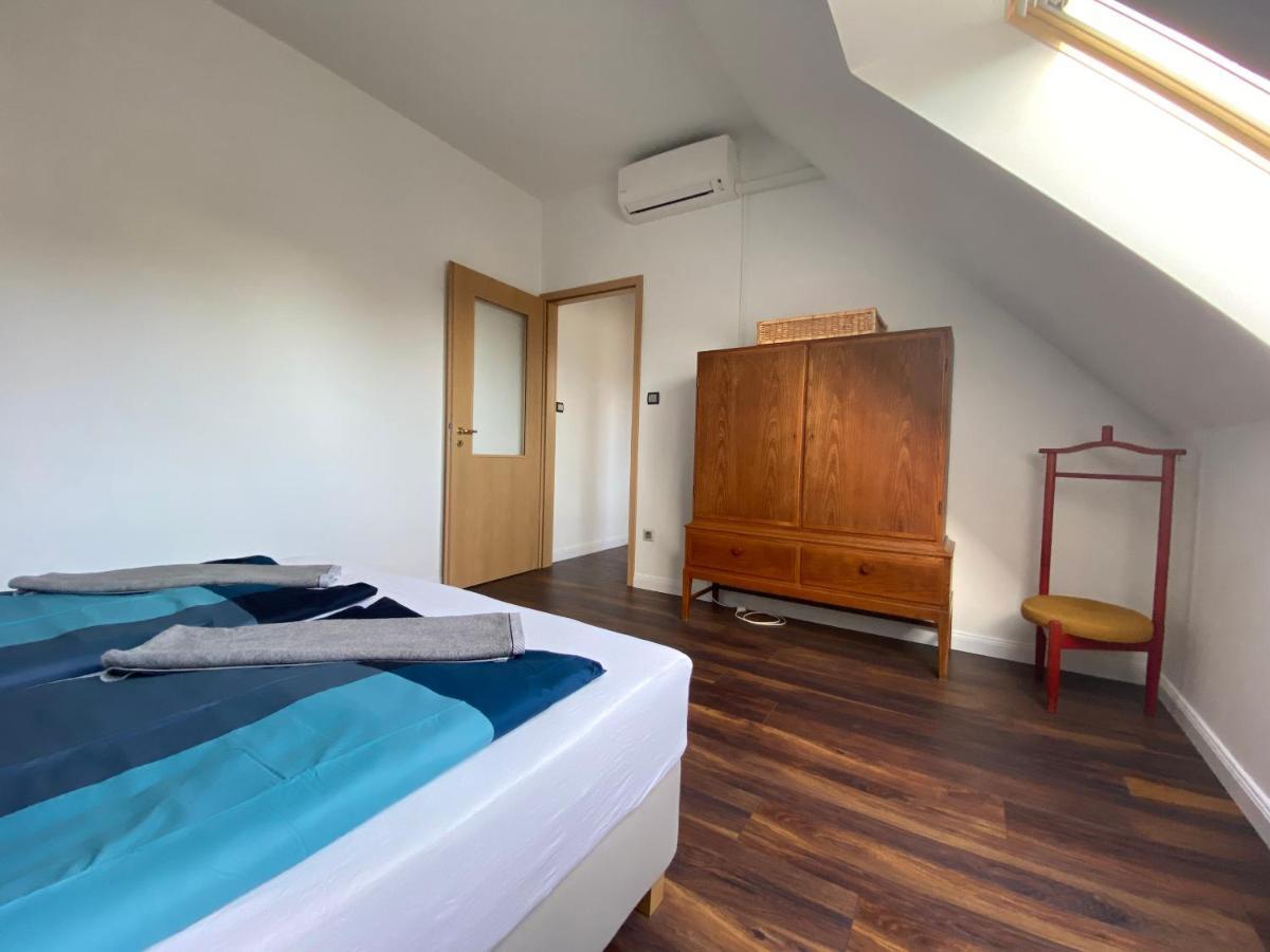 2 Bedroom 107 M2 Loft With Balcony Budapest Esterno foto