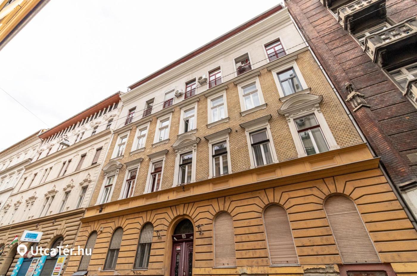 2 Bedroom 107 M2 Loft With Balcony Budapest Esterno foto